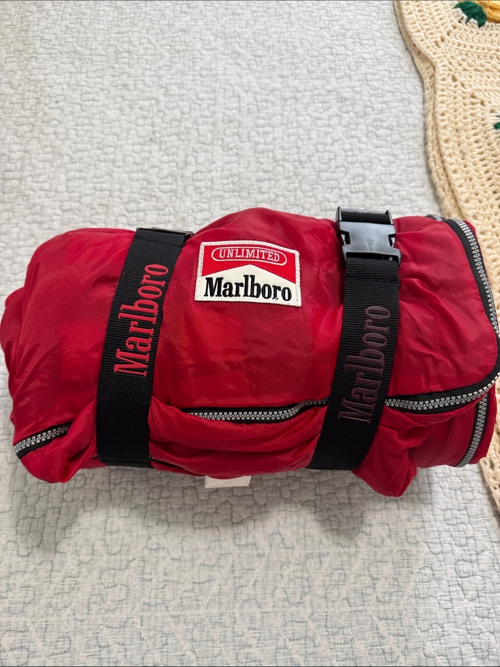 VINTAGE Marlboro Unlimited Red sleeping bag